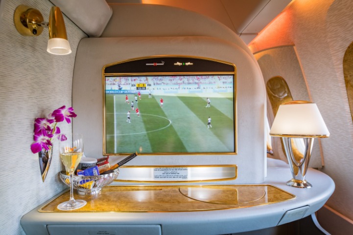 皇马,横扫阿拉维,本泽马梅开,广州赛马,赛程安排,赛果查询,马匹资料,赛事动态